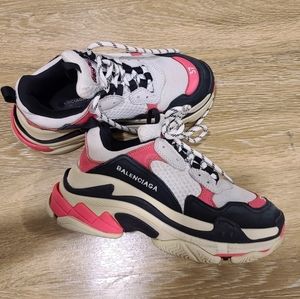 Balenciaga triple s